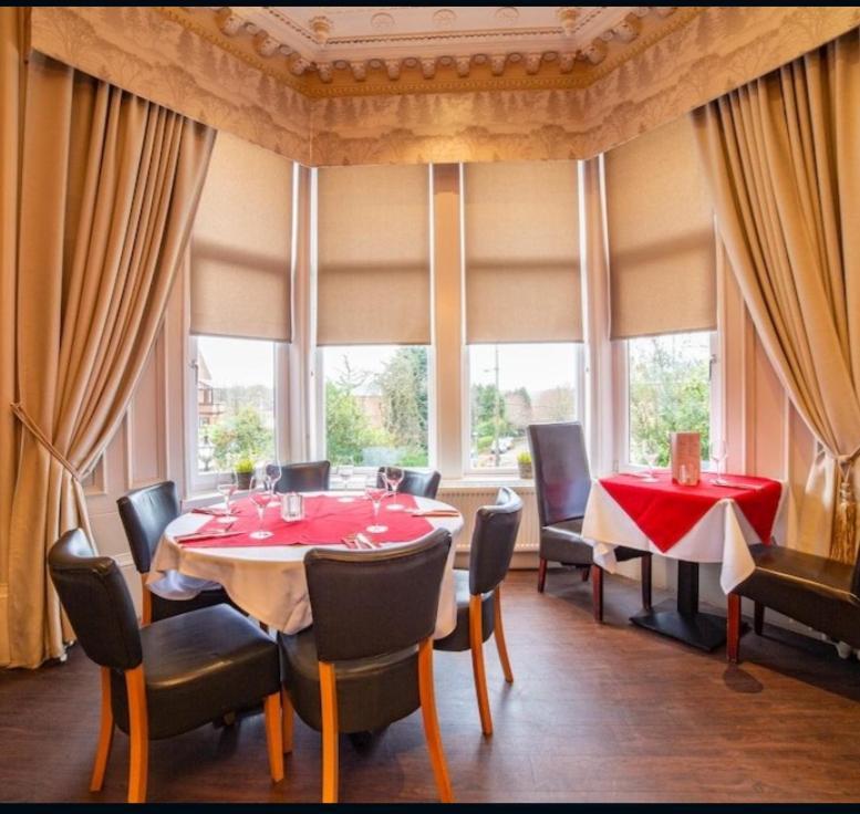 The Redstones Hotel & Restaurant East Kilbride Eksteriør billede